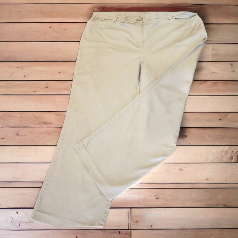 Westport 1984 Women's Cropped Capri Khaki Pants